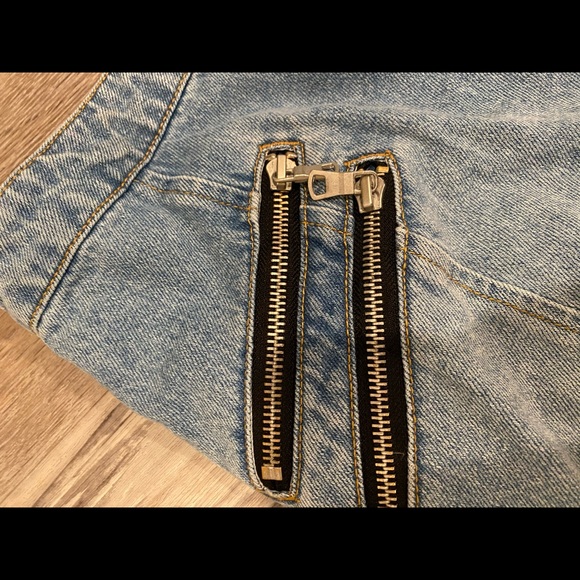 ✨Forever 21 Denim Skirt - Picture 2 of 5